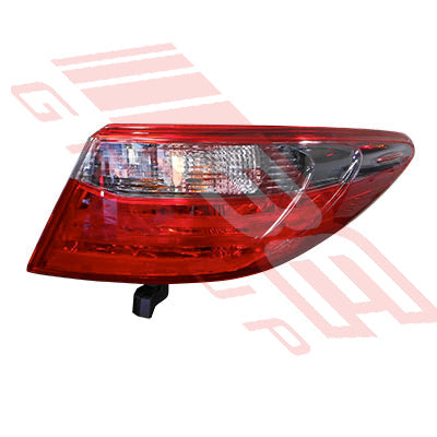 8154398-14 - REAR LAMP - R/H - OUTER - BLACK REFLECTOR - TO SUIT - TOYOTA CAMRY 2015- F/LIFT